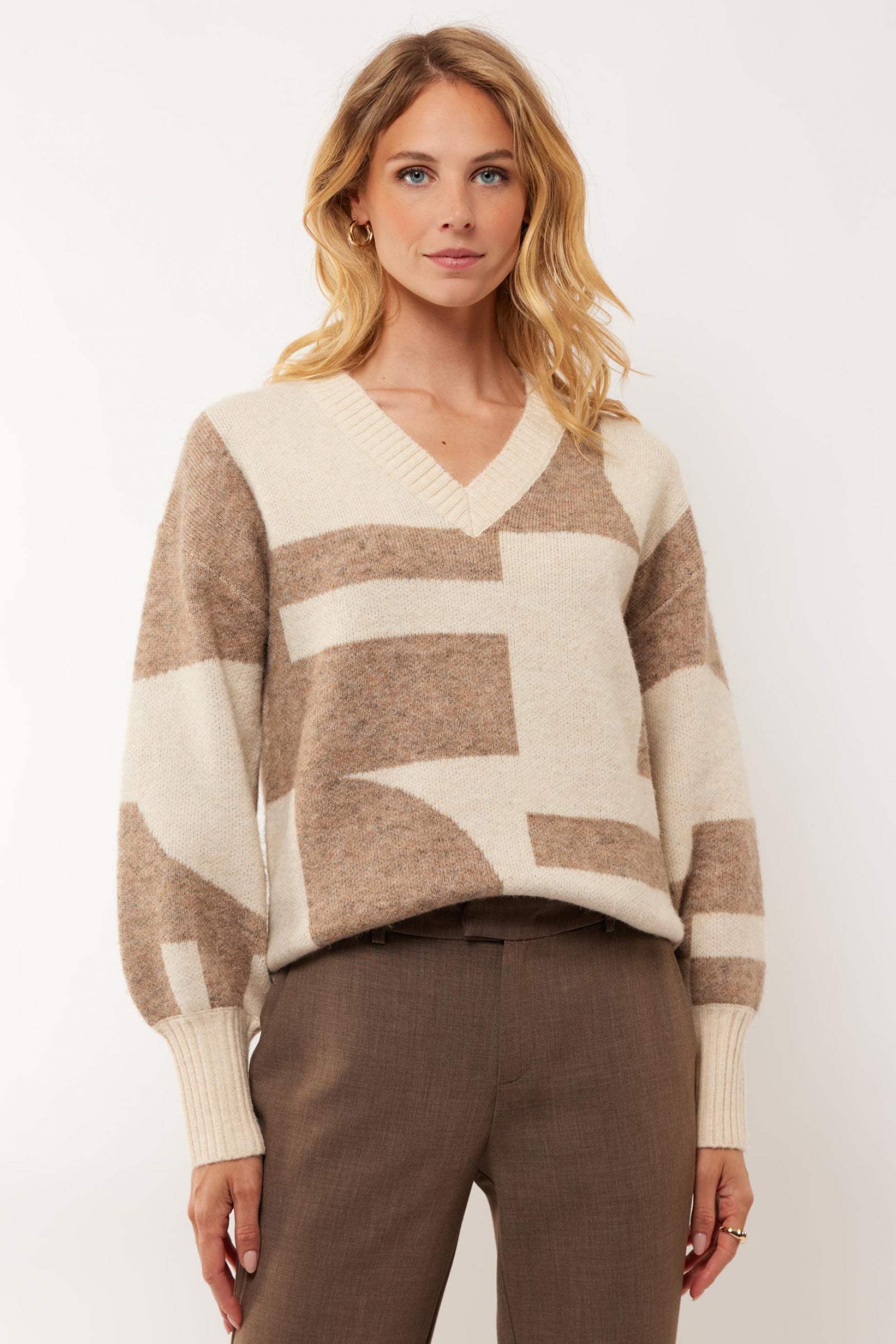 Elzana sweater | Wool White/Sahara