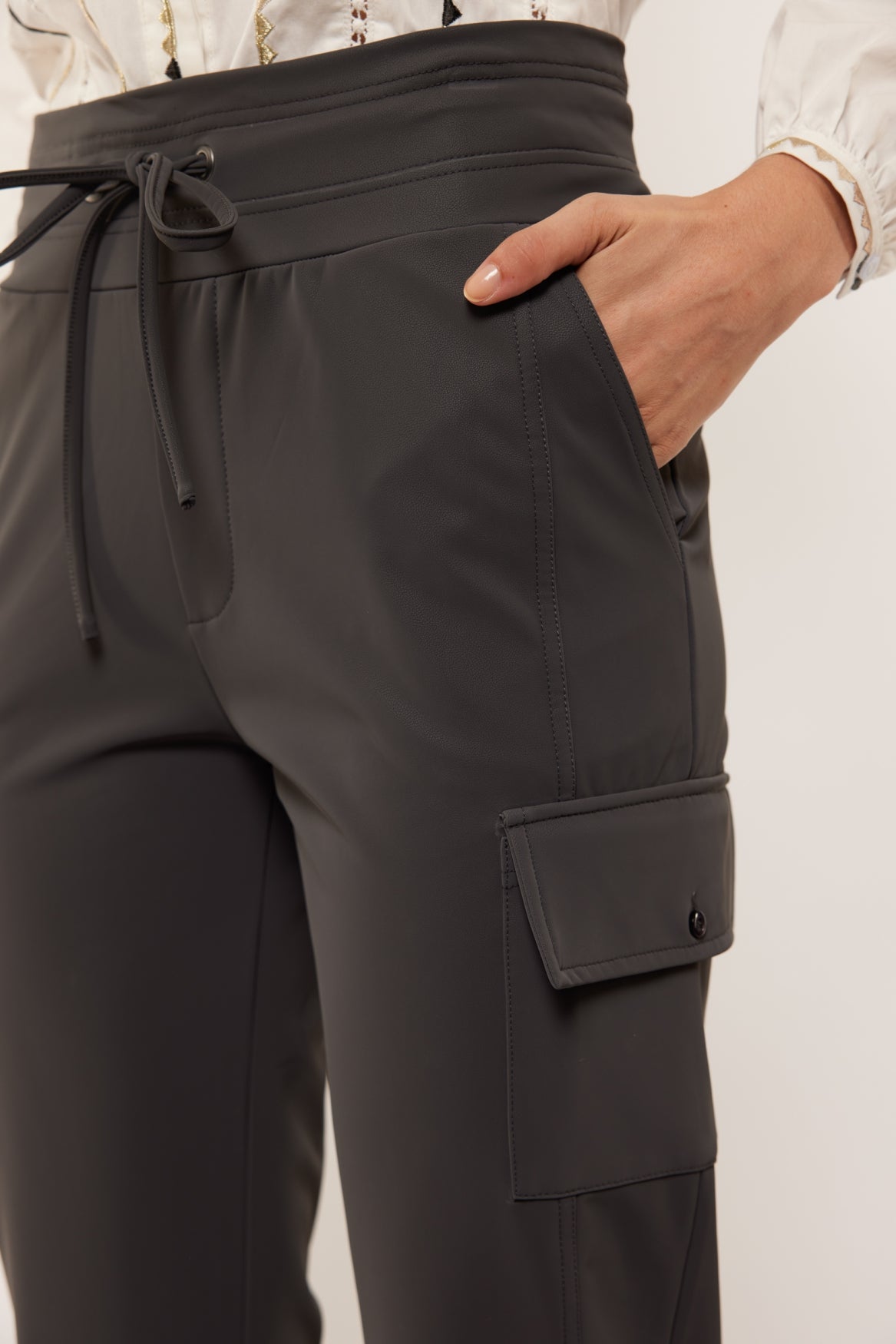 Elaiza pants | Dark Gray