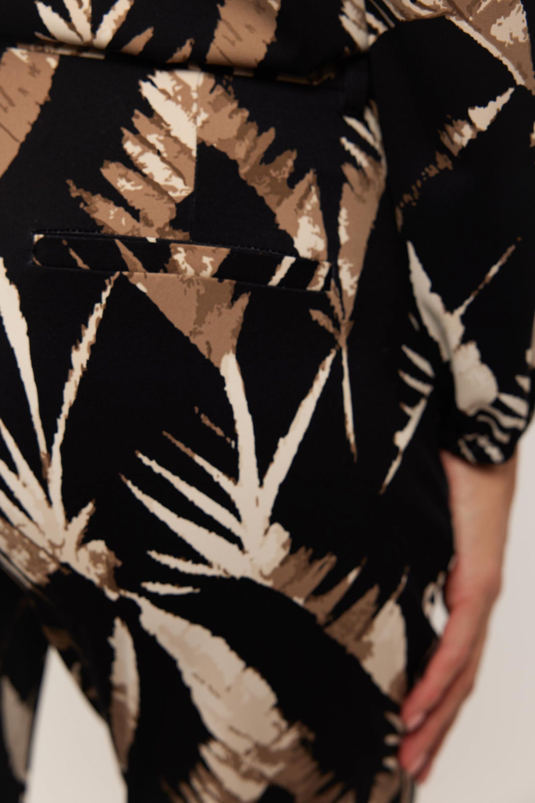Laurena pants | Black/Saharan