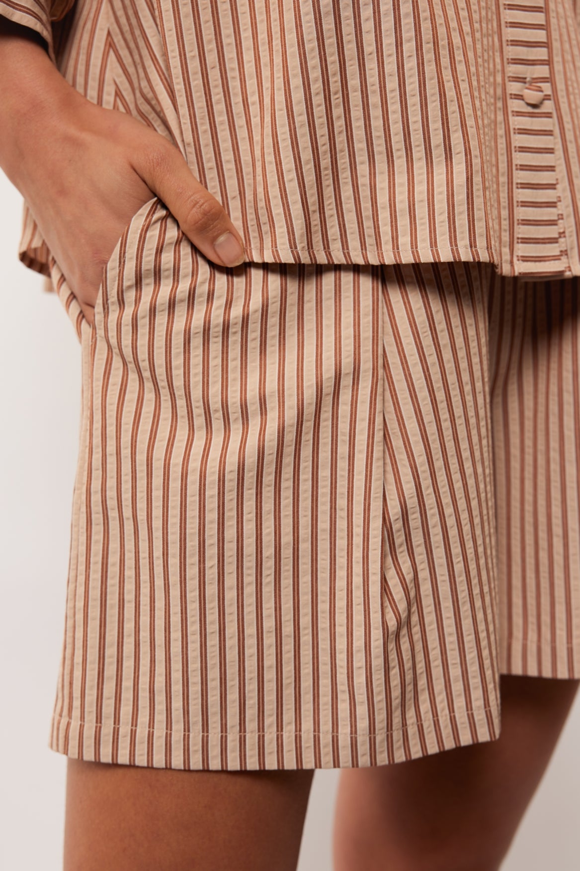 Azura short | Cappuccino/Cameo Rose