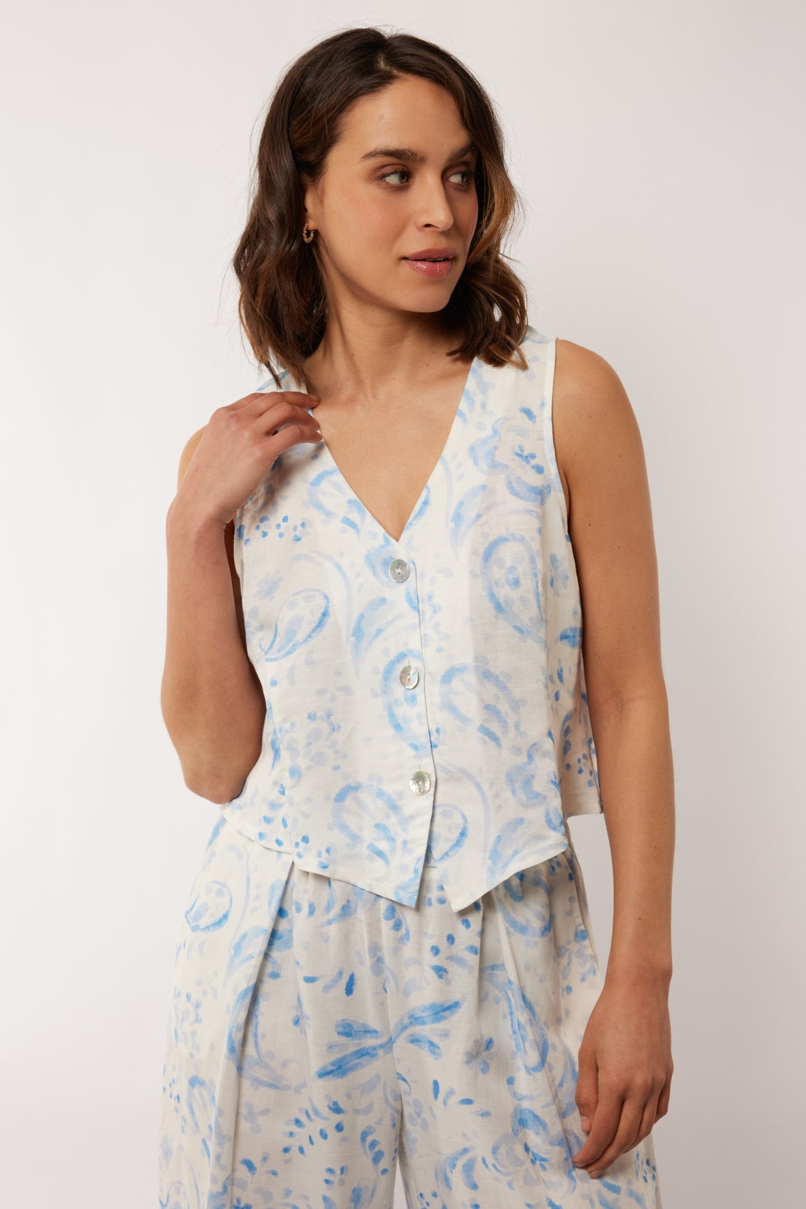Manon waistcoat | Bright White/Skyway
