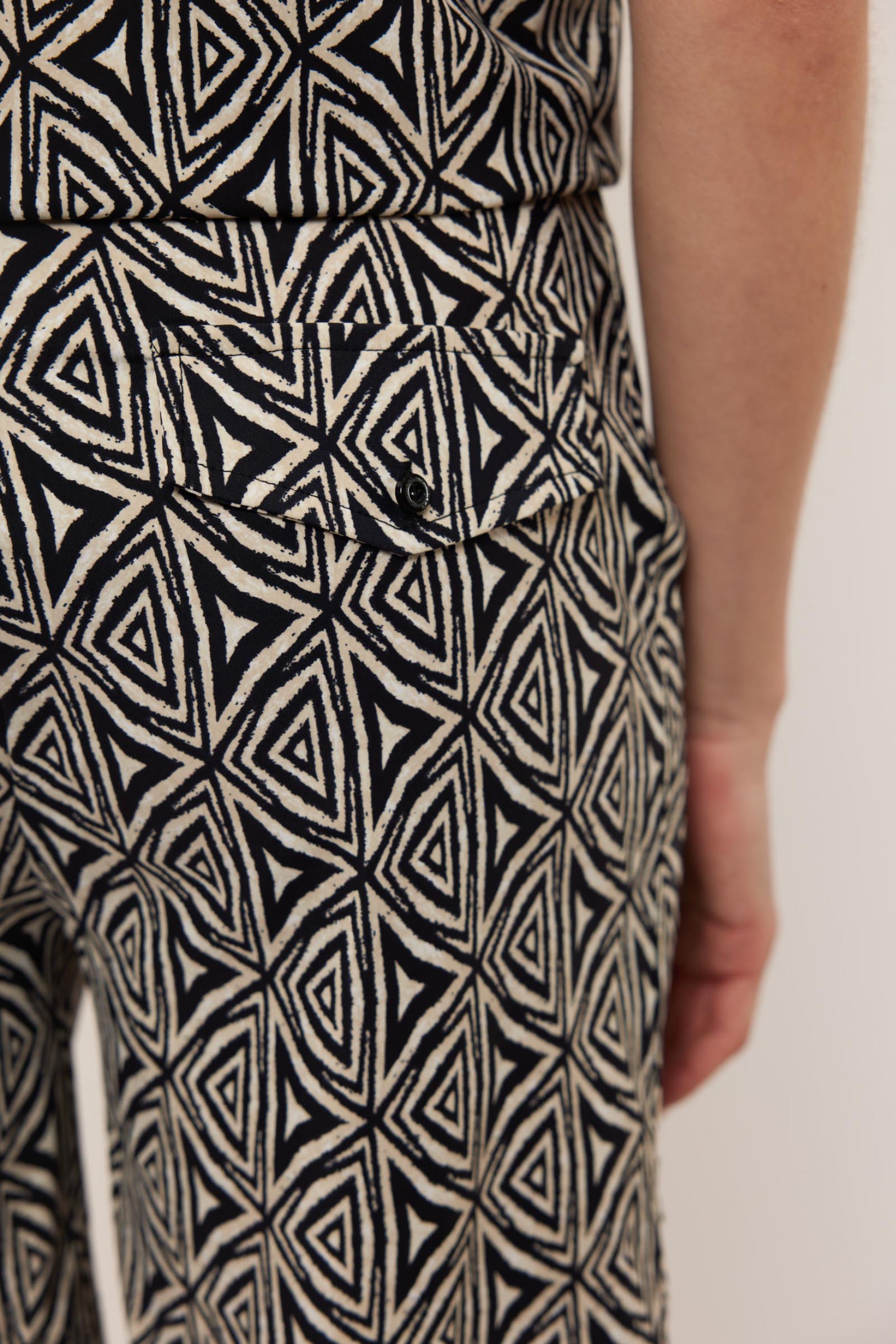 Nadine short | Offwhite/Black