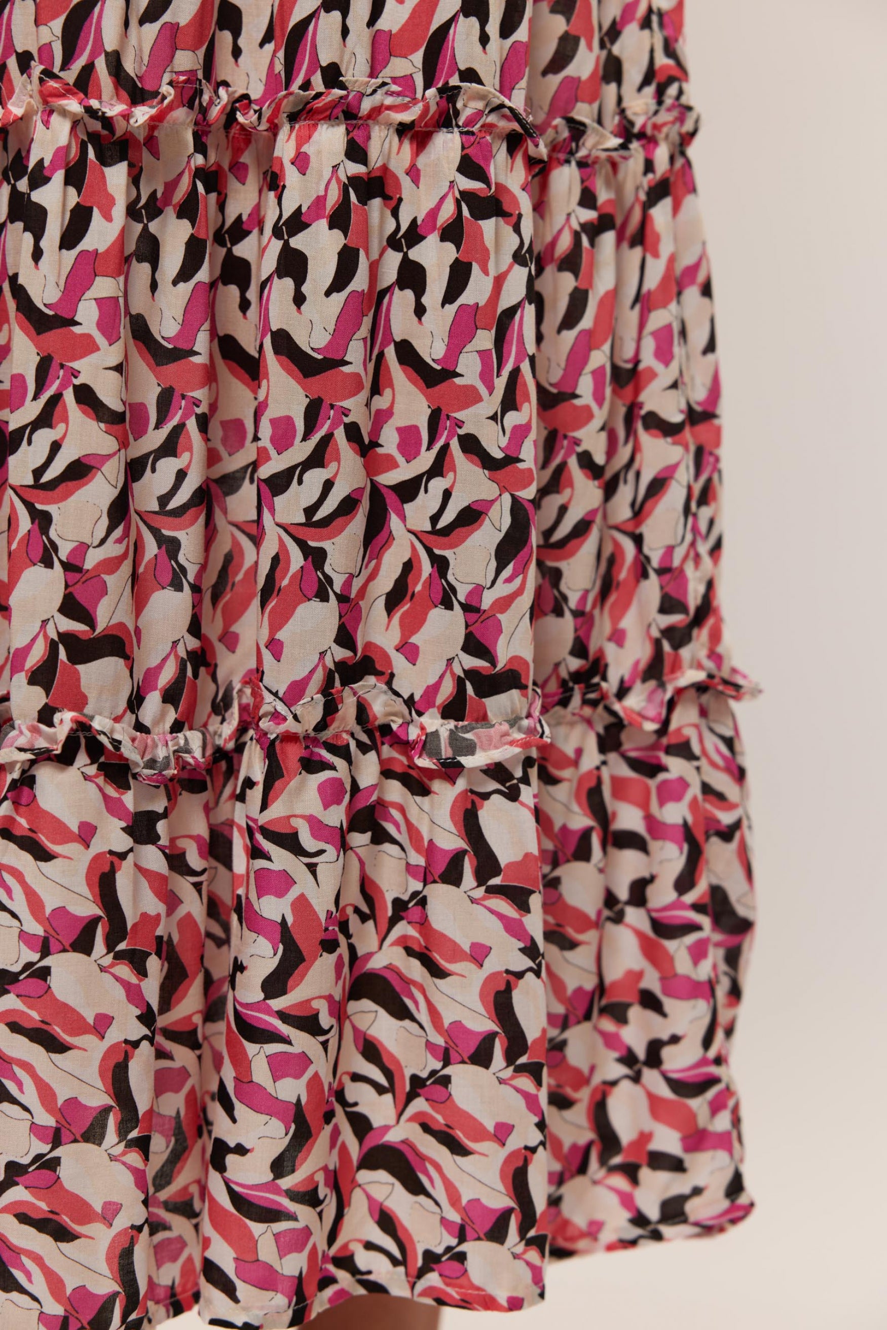 Carrie skirt | Black/Bright Coral